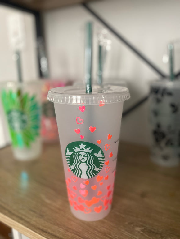 Venti floating hearts cup